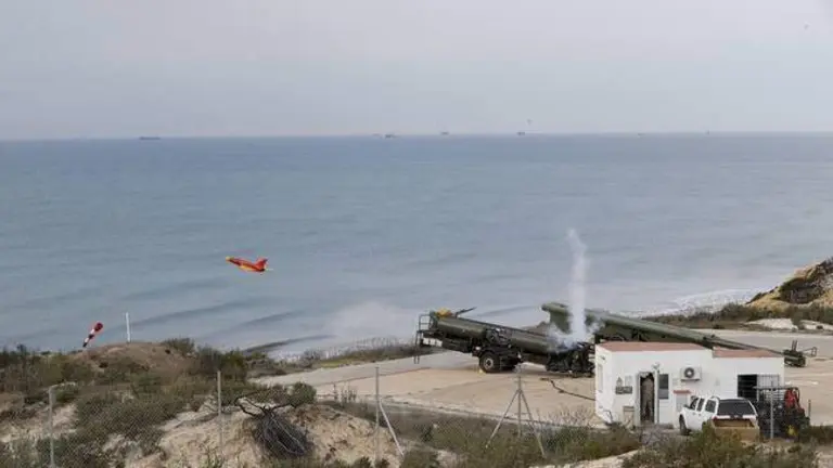 visita-de-la-ministra-al-inta-proyecto-ceus-foto-marco-romeromde_51839120747_o