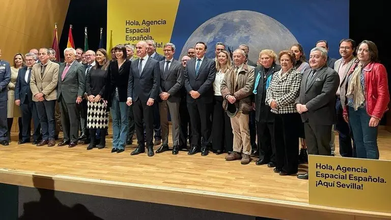 Foto familia Agencia Espacial