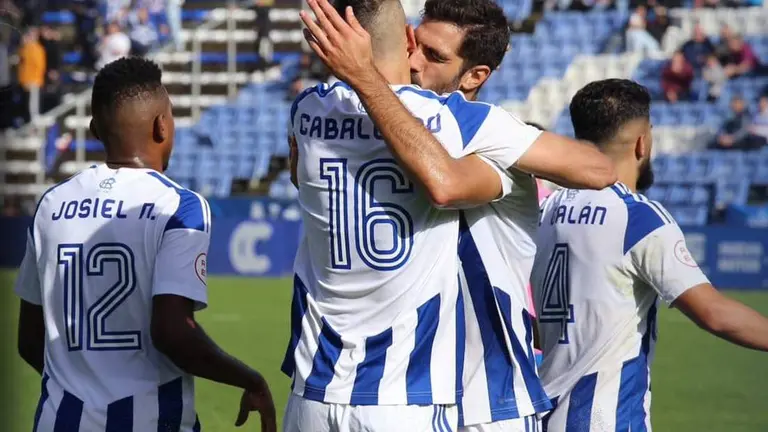 Pablo Caballero ha hecho un 'hat-trick' para el Recreativo.