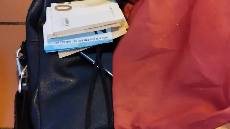 Dinero incautado al ladrón