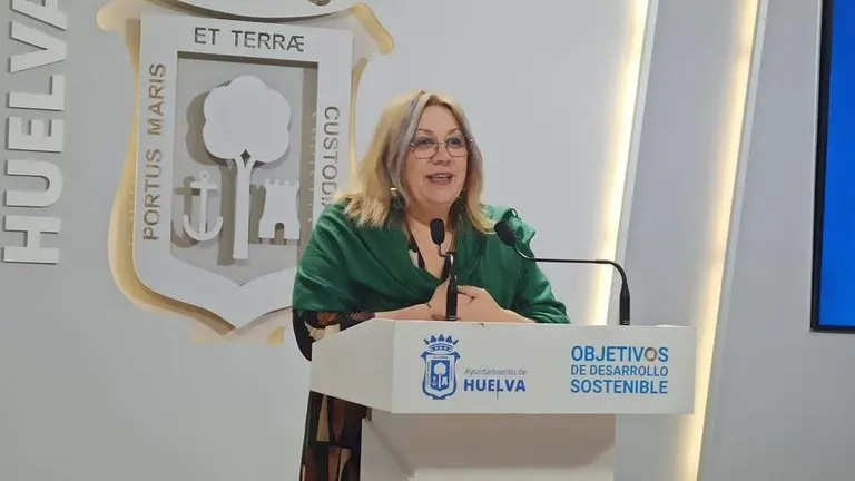Mónica Rossi en el Ayuntamiento de Huelva