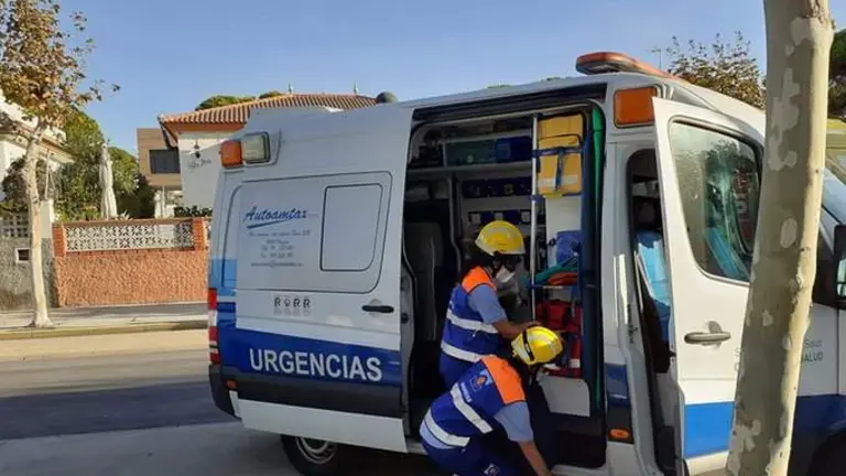 Servicios de emergencia llegan a un requerimiento