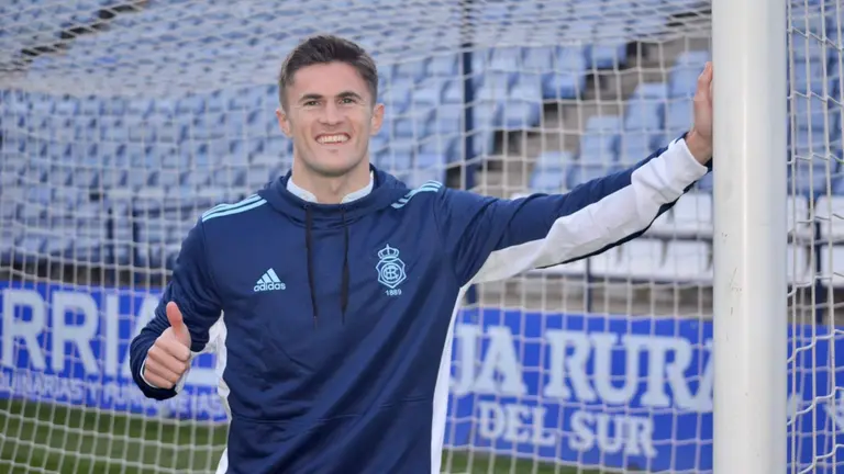 Chinchilla da el 'ok' a su llegada al Recreativo.