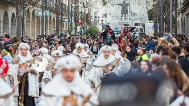 El Heraldo Real anuncia el gran momento para los niños y niñas de Huelva.