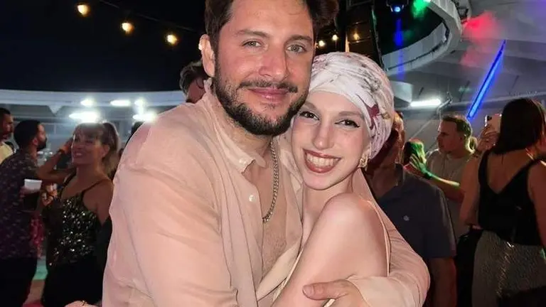 Elena y su amigo Manuel Carrasco