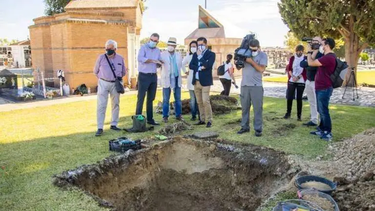 Visita municipal a las fosas de represaliados del franquismo