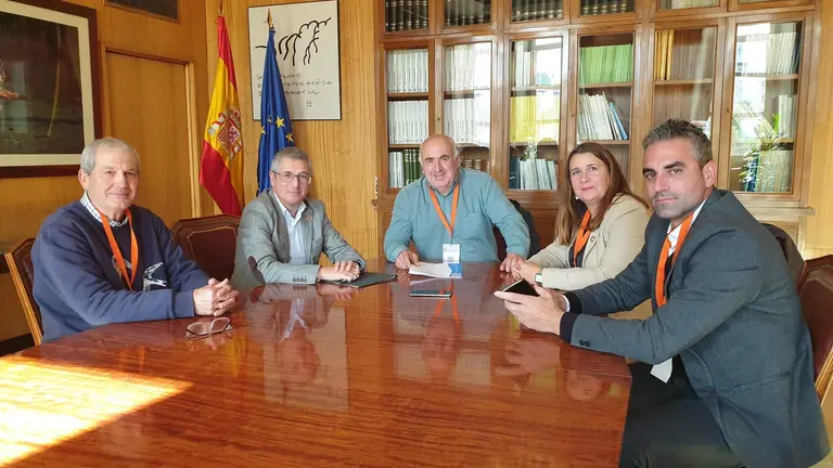 Reuni&oacute;n de la Comisi&oacute;n con Hugo Mor&aacute;n