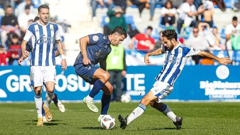 Empate insuficiente del Recre ante el UCAM.