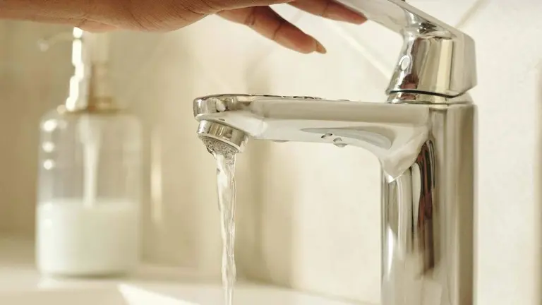 Portada del informe de Facua