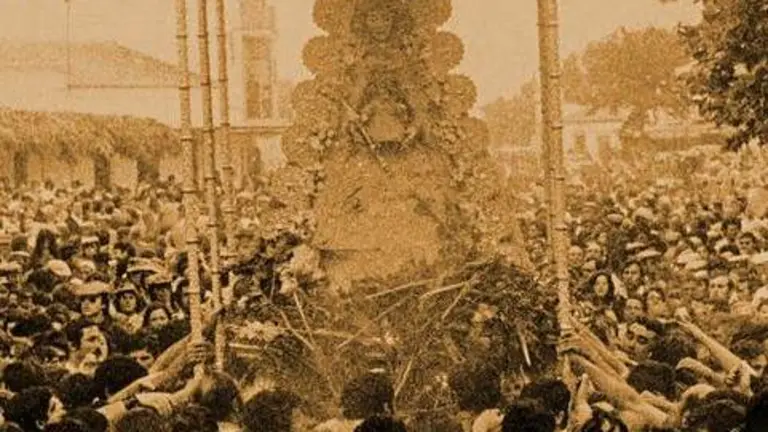 Imagen retrospectiva, con orden, de la procesión del Rocío