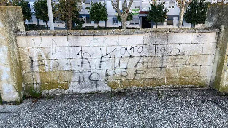 Uno de los muros pintados