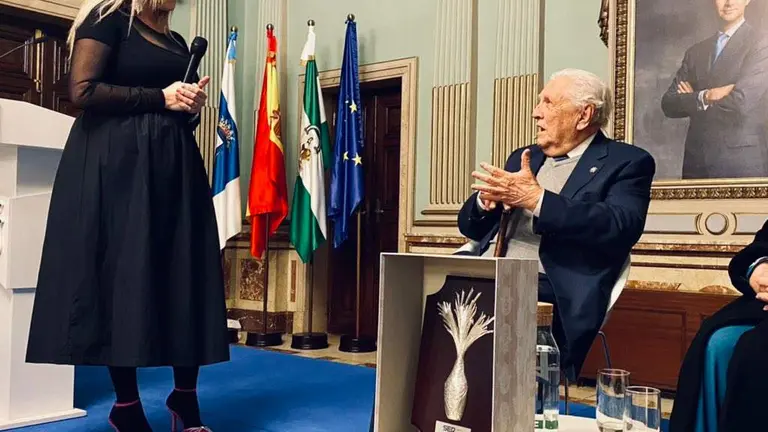 Ana Gil y José María Segovia durante el acto