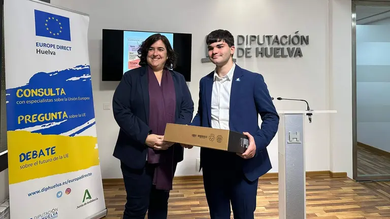 Entrega del premio a Luis Mesa