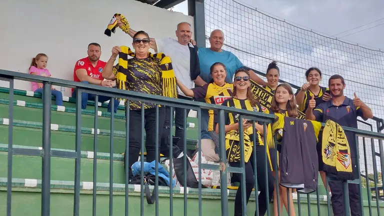 Aficionados del San Roque de Lepe.