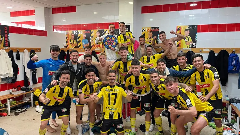 El vestuario del San Roque de Lepe tras ganar al Vélez.