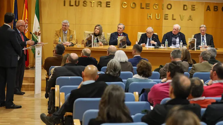 Homenaje al Decano de todos