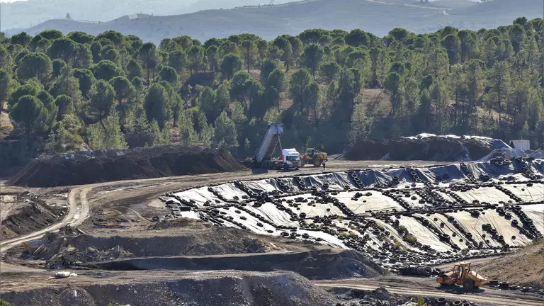 Vaso de residuos del vertedero