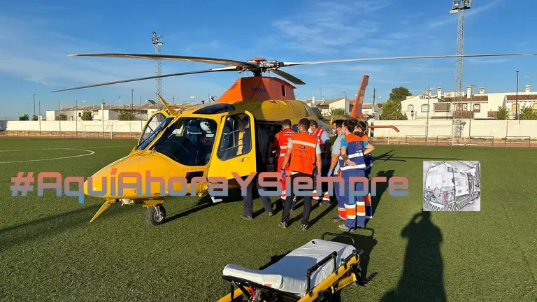 Un helic&oacute;ptero recoge a un trabajador herido