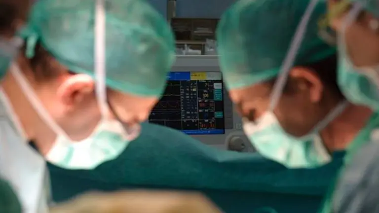 Una operaci&oacute;n de trasplante