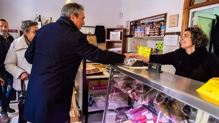 Juan Espadas durante su visita