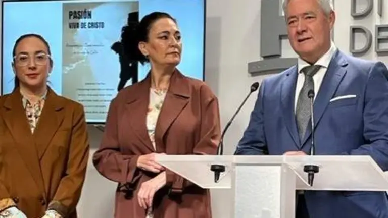 Alcaldesa de Gibraleón y presidente de Obras Cristianas presentan el evento