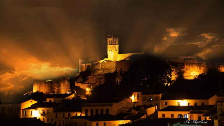 Vista de Almonaster, zona despoblada, bajo la &oacute;ptica del fot&oacute;grafo Antonio Aguilera