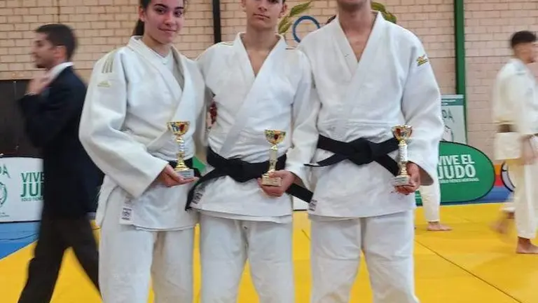 Paula Pérez, Jaime Pérez y Rafael Jiménez representarán al Huelva TSV en el Nacional Júnior.