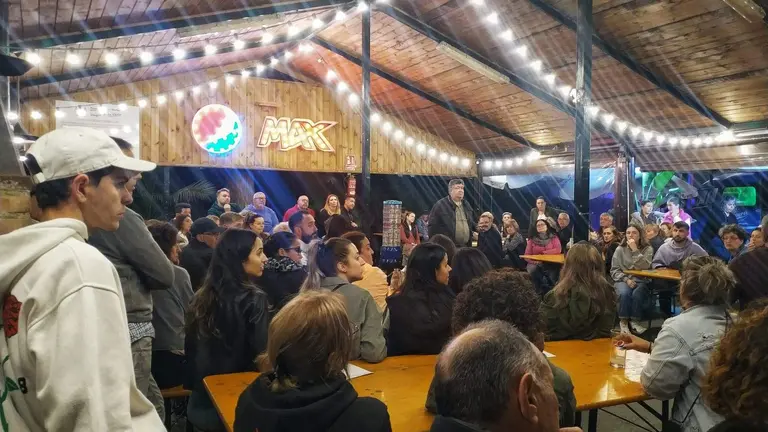 Reuni&oacute;n vecinal, anoche