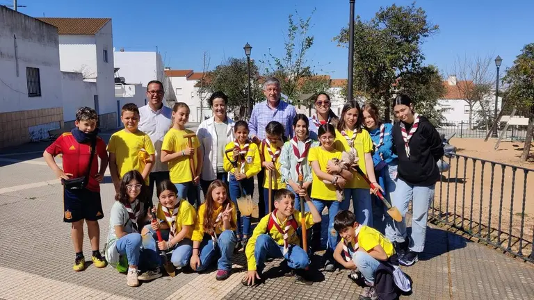 Grupo participante junto al alcalde palermo