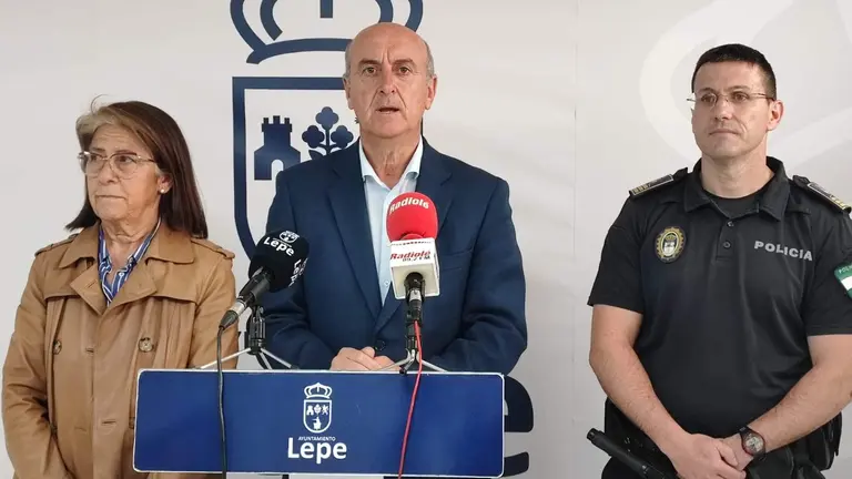 El alcalde de Lepe presenta las cámaras