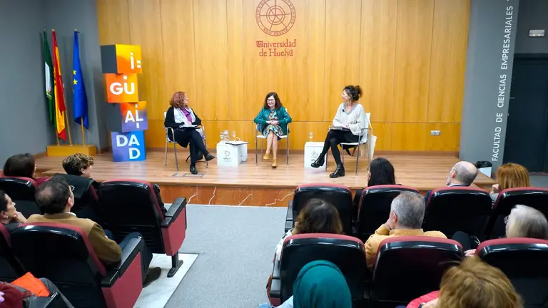 Presentación de la obra de Lemus en la UHU
