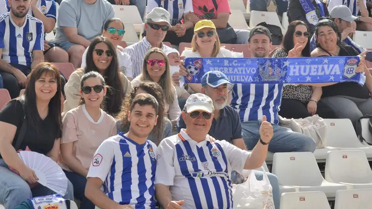 Aficionados del Recreativo en un partido.