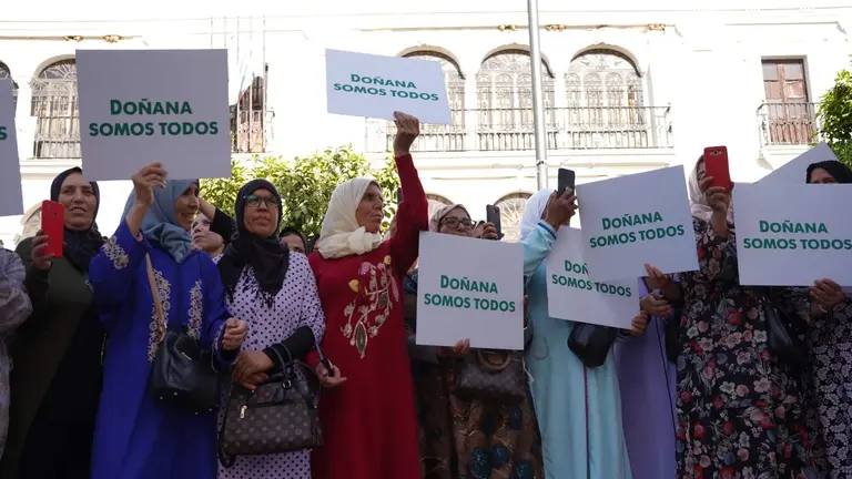 Protesta a favor de la proposición de ley de PP y VOX, en Rociana