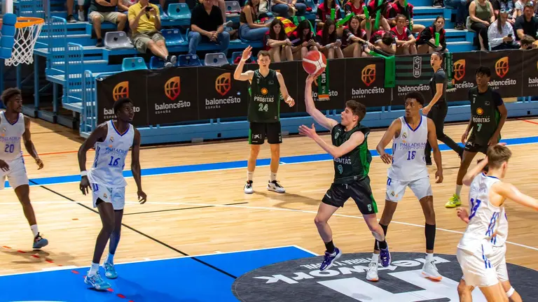 Lance de la última final masculina jugada en Huelva.