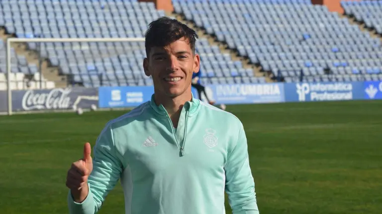 Juanjo Mateo ya entrena con normalidad y está disponible para el Vélez-Recre del domingo.