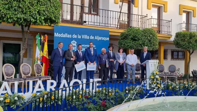 Gala de D&iacute;a del Municipio, foto de familia