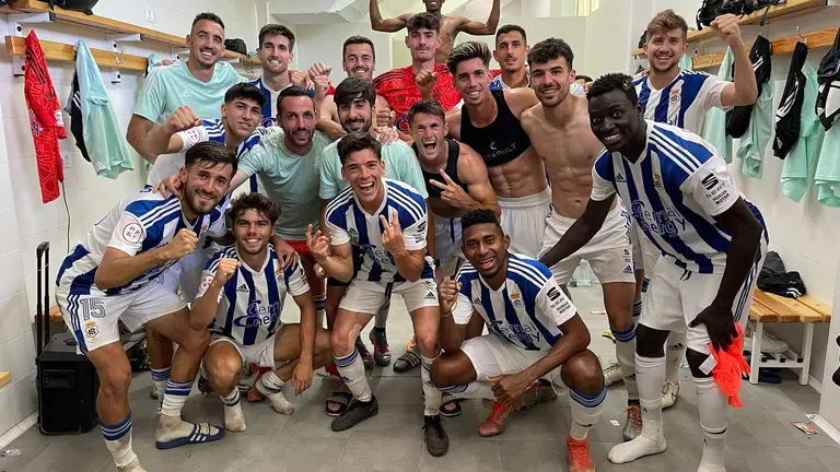 El Recreativo tras ganar en Mancha Real.