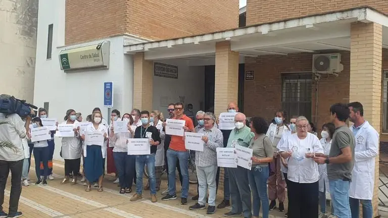 Protesta en Almonte por otra agresi&oacute;n acaecida hace apenas una semana