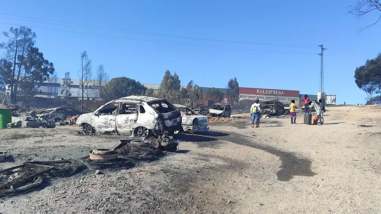 Nave de Baldifresa al fondo