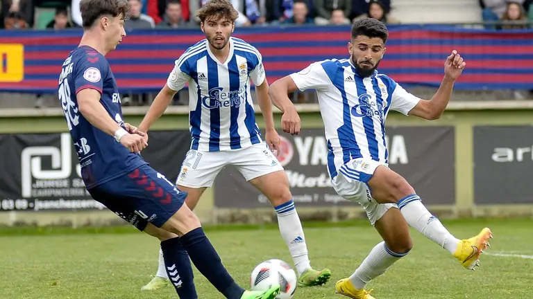 La defensa del Recreativo tapó todos los ataques de la Segoviana.