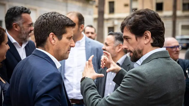 23052023 Adrián Vázquez en Huelva junto a Longoria