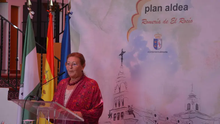 La alcaldesa de Almonte presenta el Plan Aldea