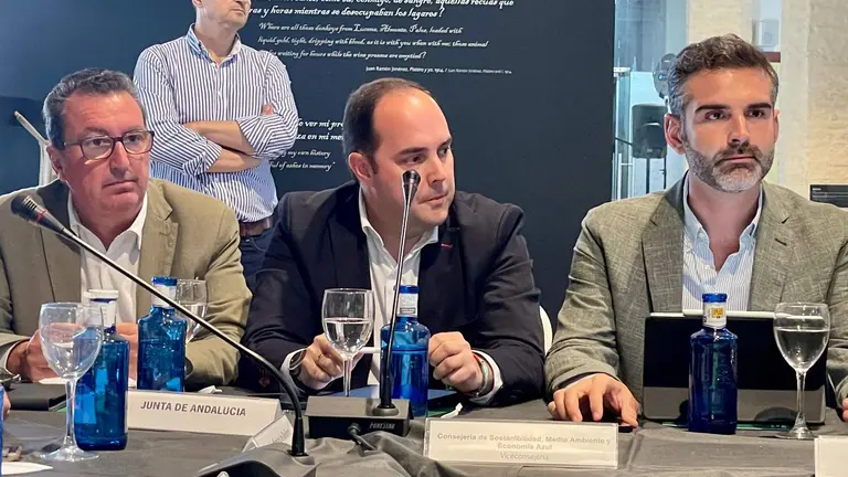 Manuel Andr&eacute;s Gonz&aacute;lez, izquierda y el portavoz del Gobierno Fern&aacute;ndez Pacheco, impulsores de le ley en el &uacute;ltimo Consejo de Participaci&oacute;n de Do&ntilde;ana