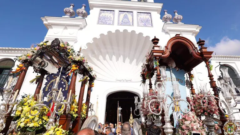Hermandad Castrense y Montequinto abren la presentaci&oacute;n oficial