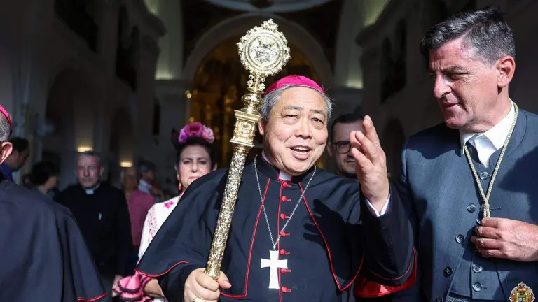 El Nuncio del Papa junto al presidente de la Matriz, Santiago Padilla
