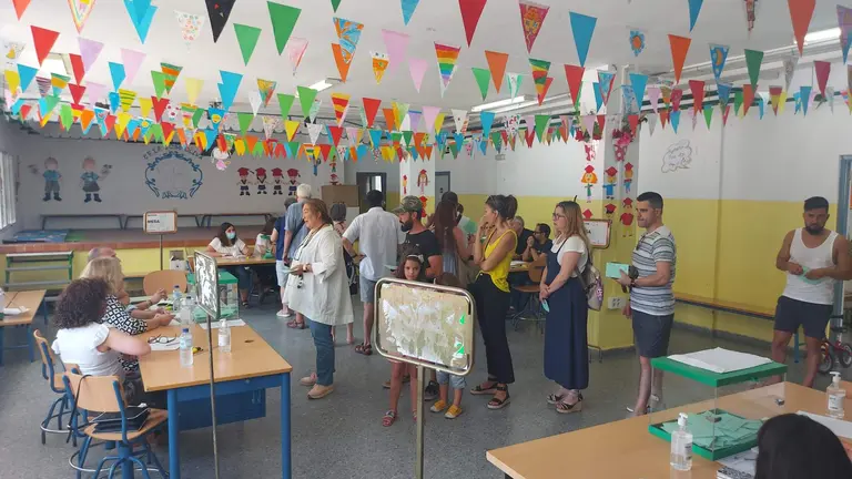 Votaciones en un colegio de la capital