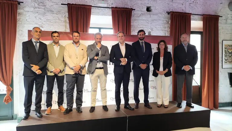 Participantes en el evento de la Cámara