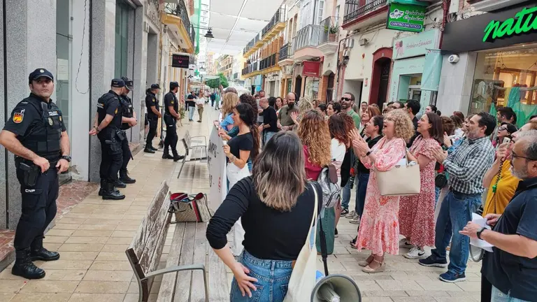 Manifestación Justicia a las puertas de la Subdelegación