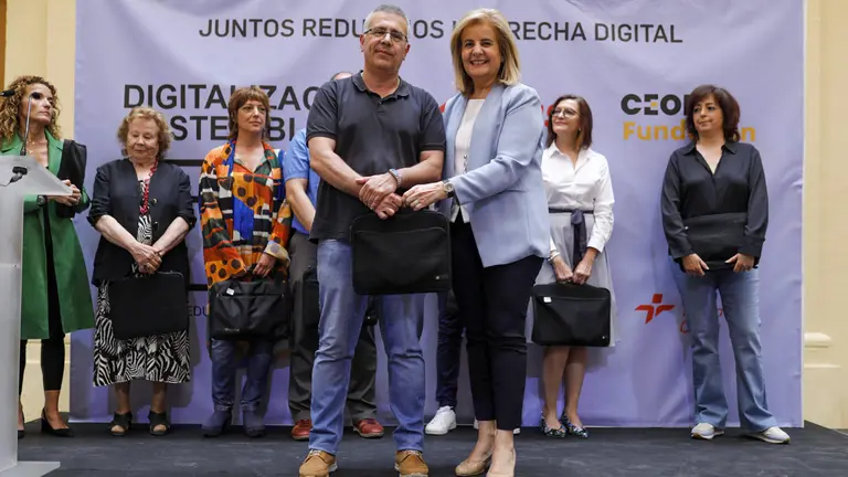 Fátima Báñez, en el acto de entrega de equipos