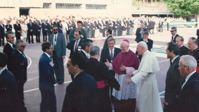 El Papa a su llegada a Maristas